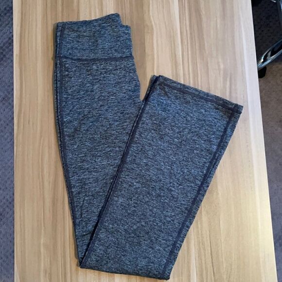 Arie boot cut athletic pants.  Size Small. - Picture 1 of 4